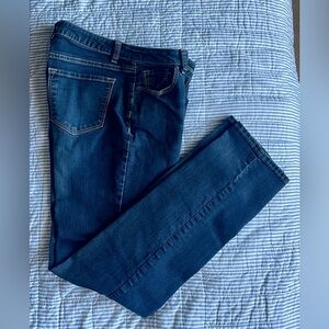 Dark wash Apt 9 straight leg jeans